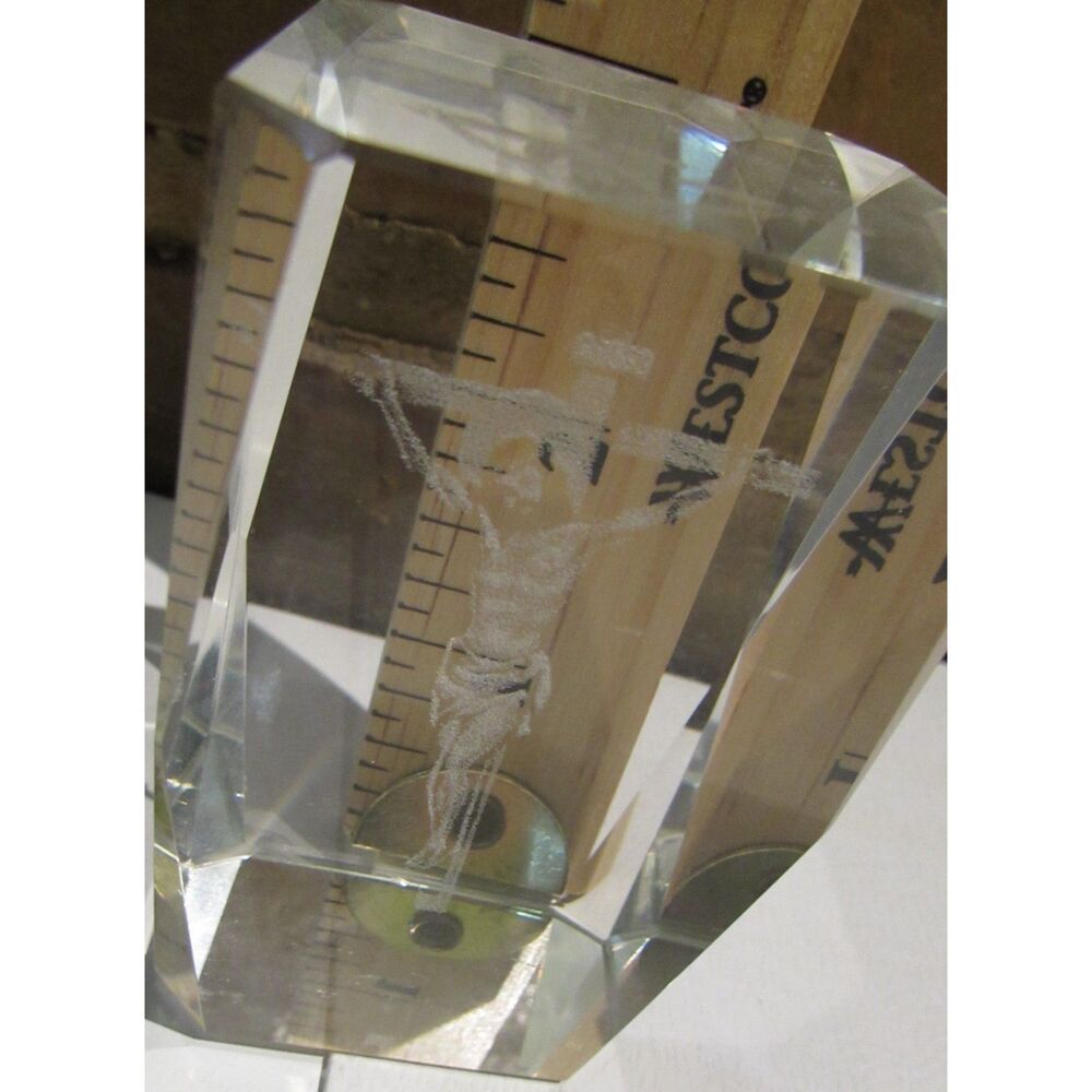 JESUS CHRIST glass paperweight on the cross religious Christian office desk
